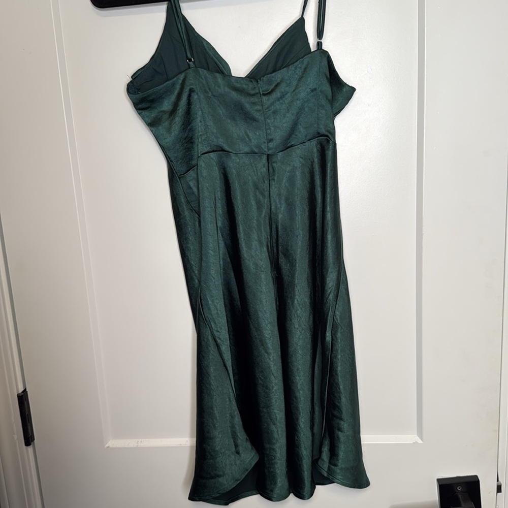 NWT Saints & Secrets‎ Elegant Emerald Green Slip Dress - Small - Picture 8 of 9